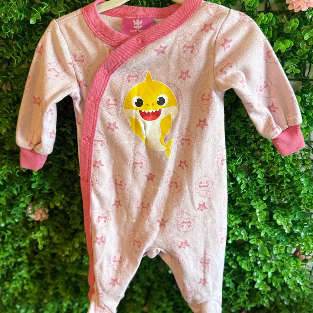 Pinkfong’s Baby Shark Pajamas Sleeper – Size 0–3M